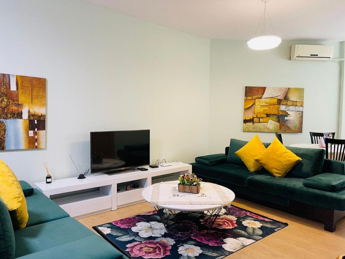 New Apartment In Center Of ティラナ エクステリア 写真