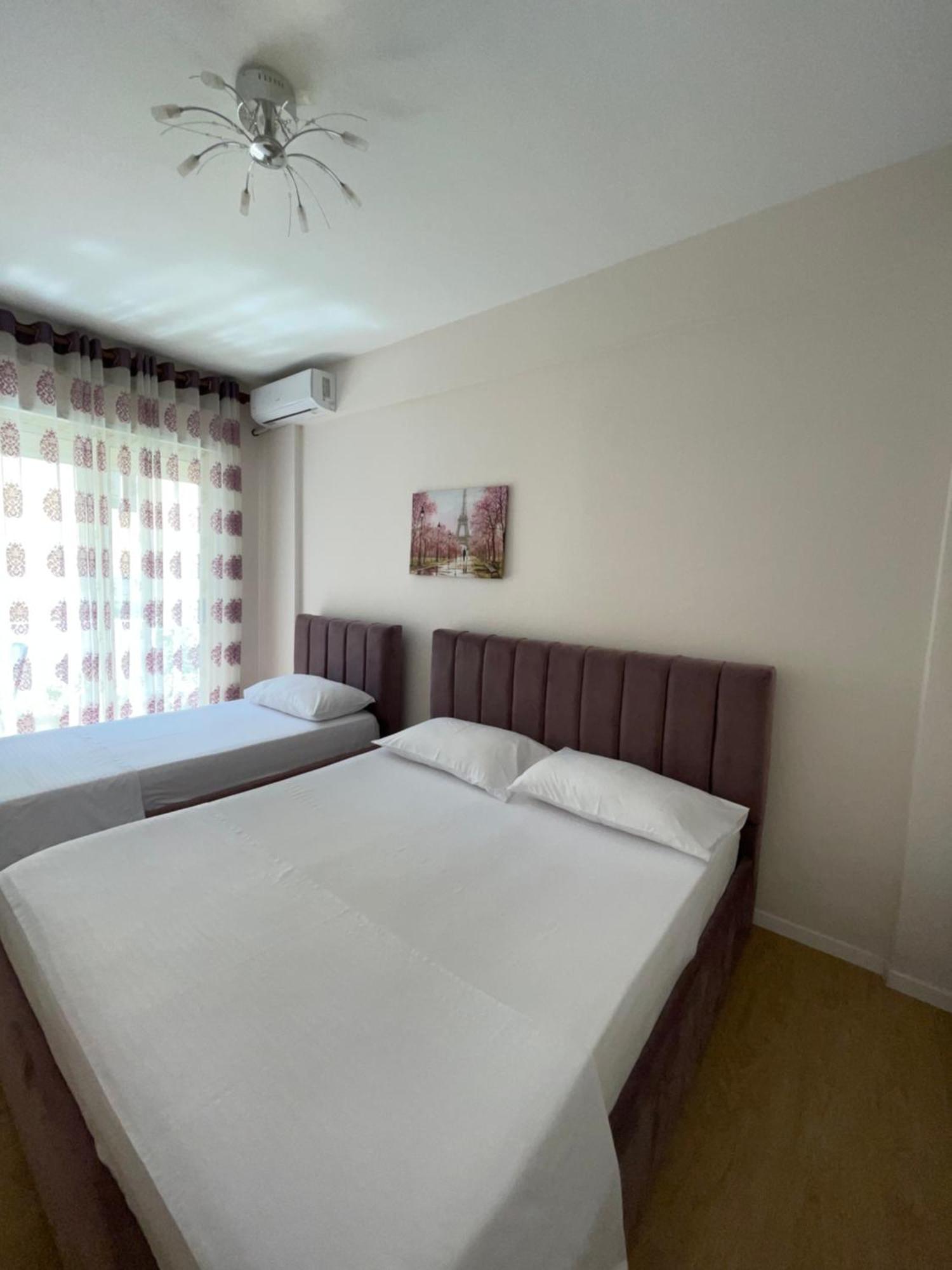 New Apartment In Center Of ティラナ エクステリア 写真